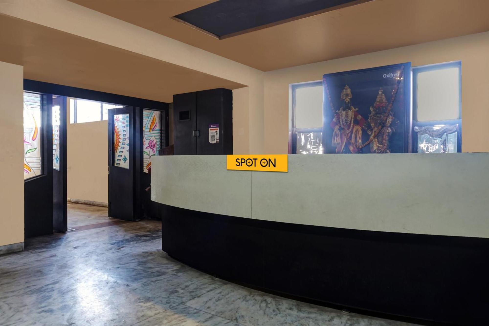 Hotel O Akash Lodge Lātūr Buitenkant foto