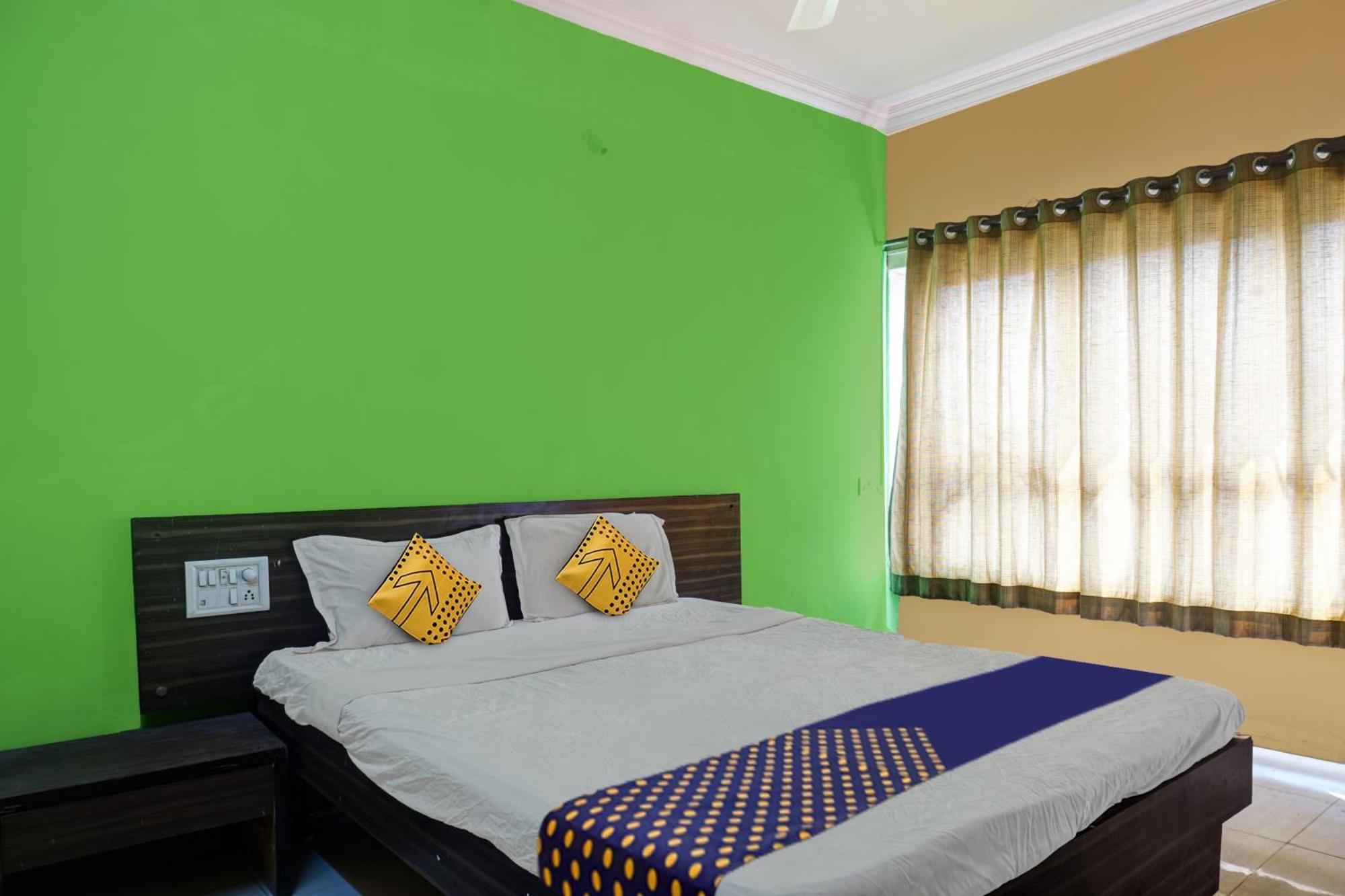 Hotel O Akash Lodge Lātūr Buitenkant foto