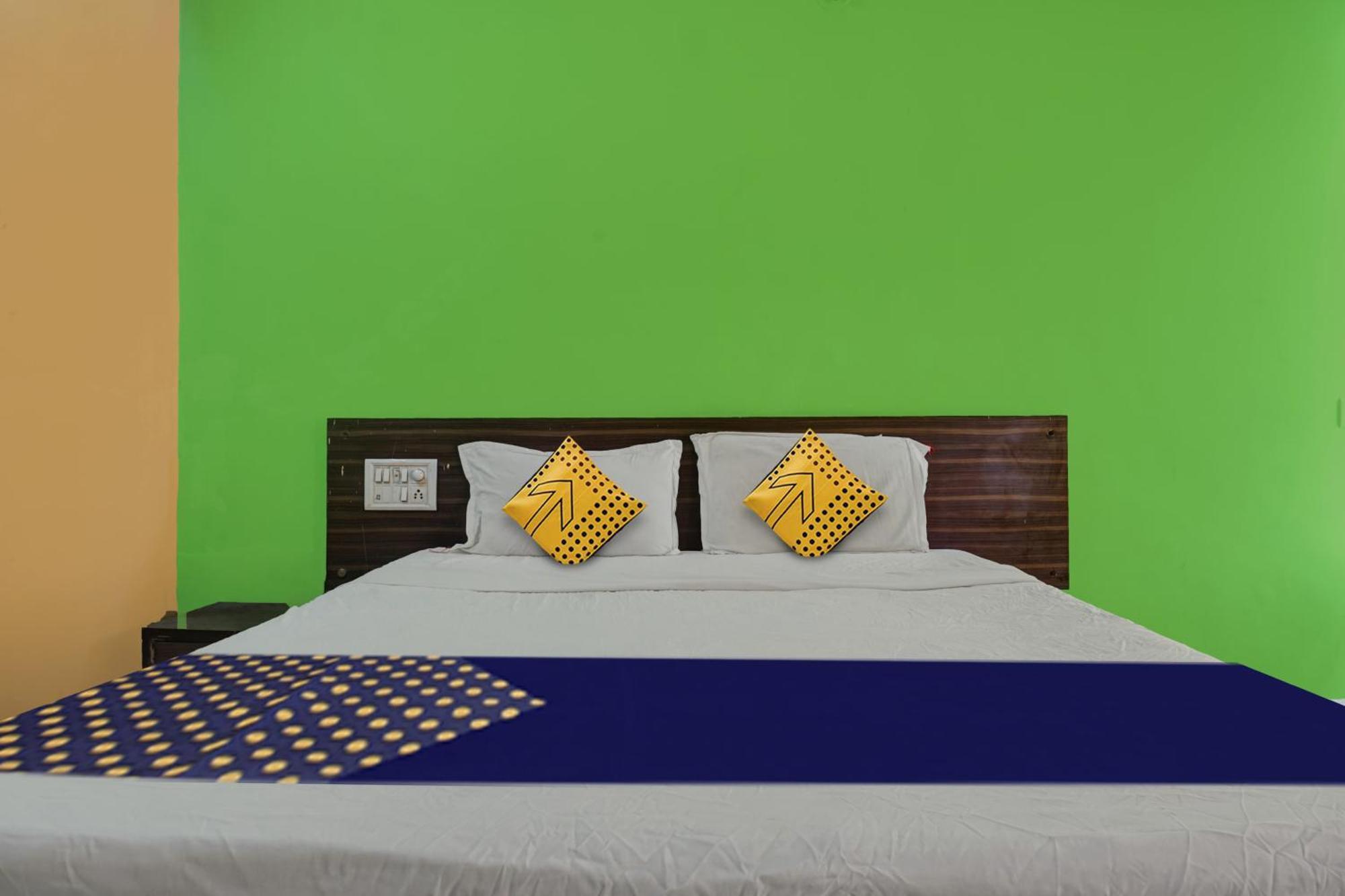 Hotel O Akash Lodge Lātūr Buitenkant foto