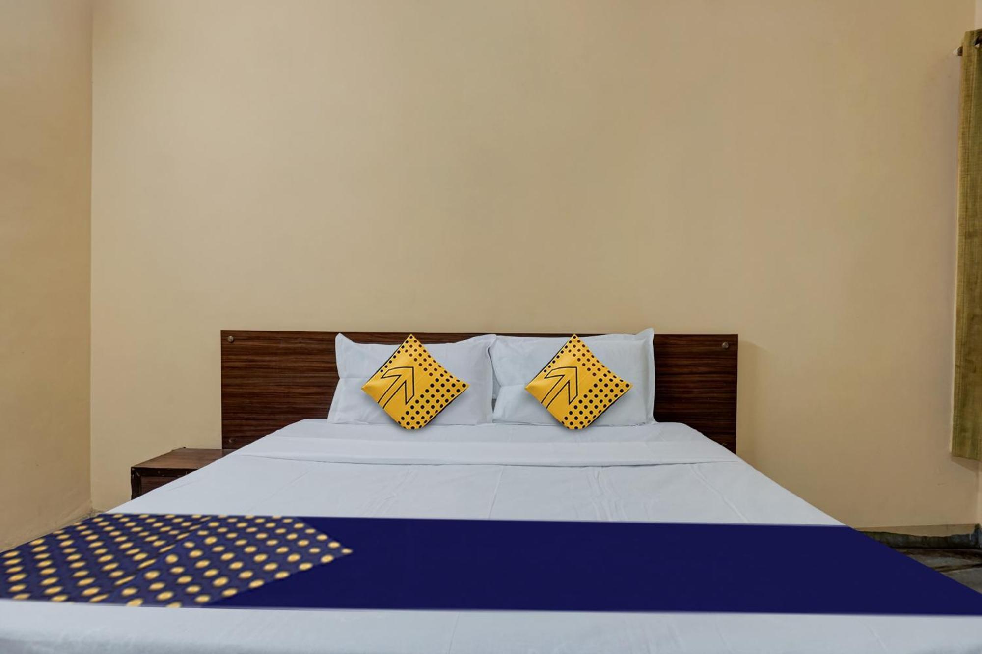 Hotel O Akash Lodge Lātūr Buitenkant foto