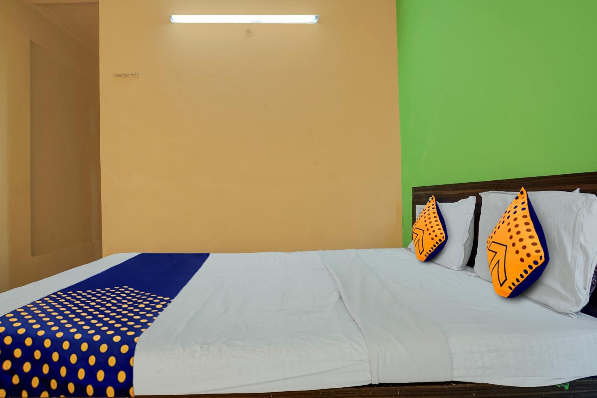 Hotel O Akash Lodge Lātūr Buitenkant foto