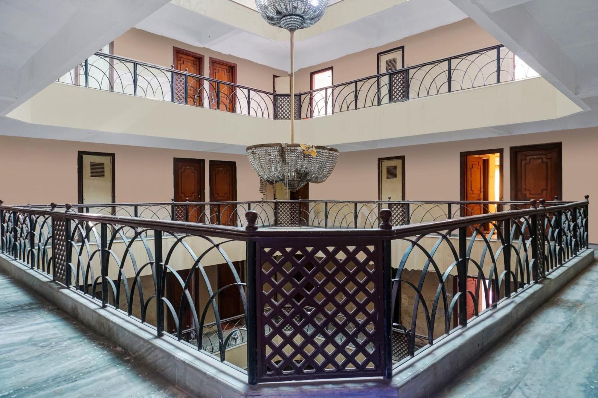 Hotel O Akash Lodge Lātūr Buitenkant foto